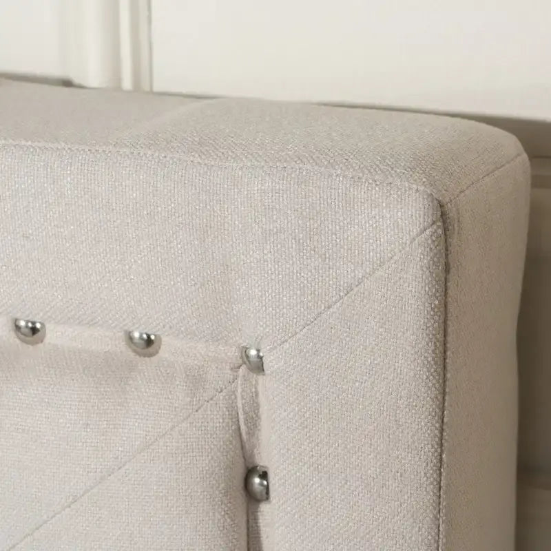 Virgil Queen-size Upholstered Tufted Bed