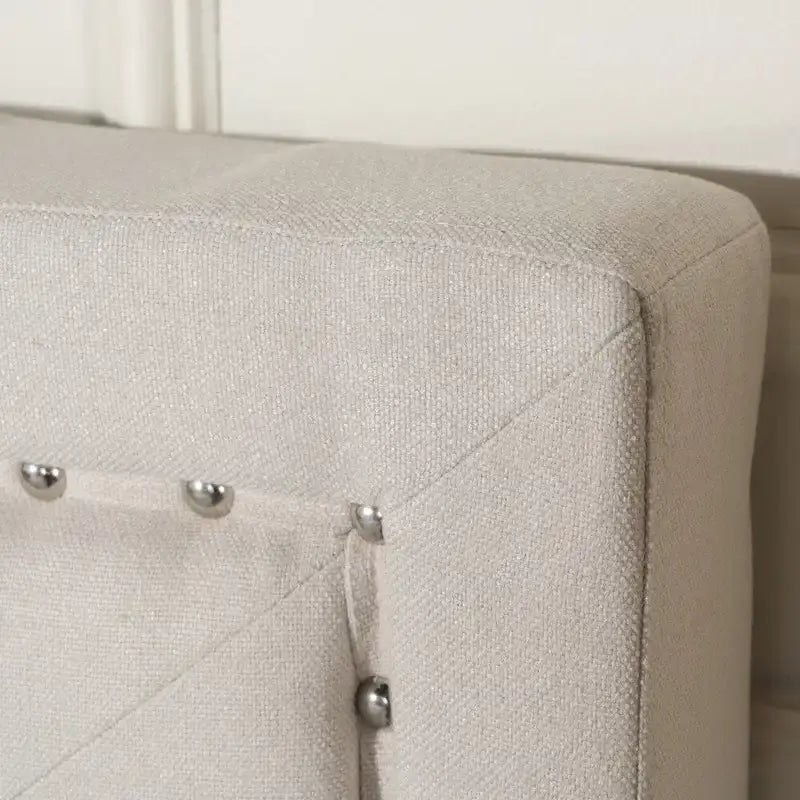 Virgil Queen-size Upholstered Tufted Bed