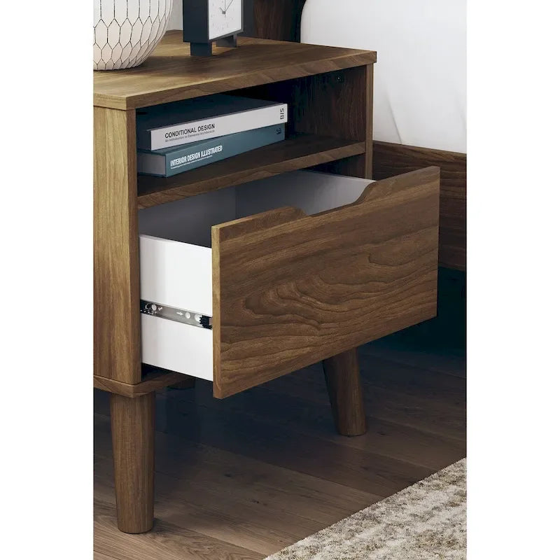 Signature Design by Ashley Fordmont Brown Panel Headboard with Dresser and Nightstand