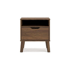 Signature Design by Ashley Fordmont Brown Panel Headboard with Dresser and Nightstand